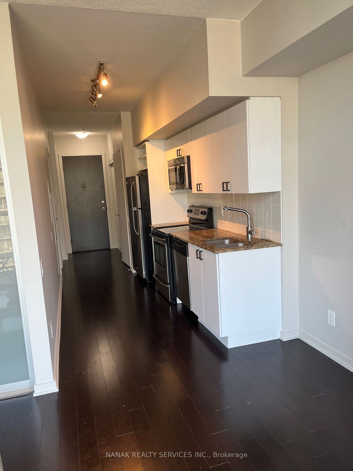 105 The Queensway Ave, #2613