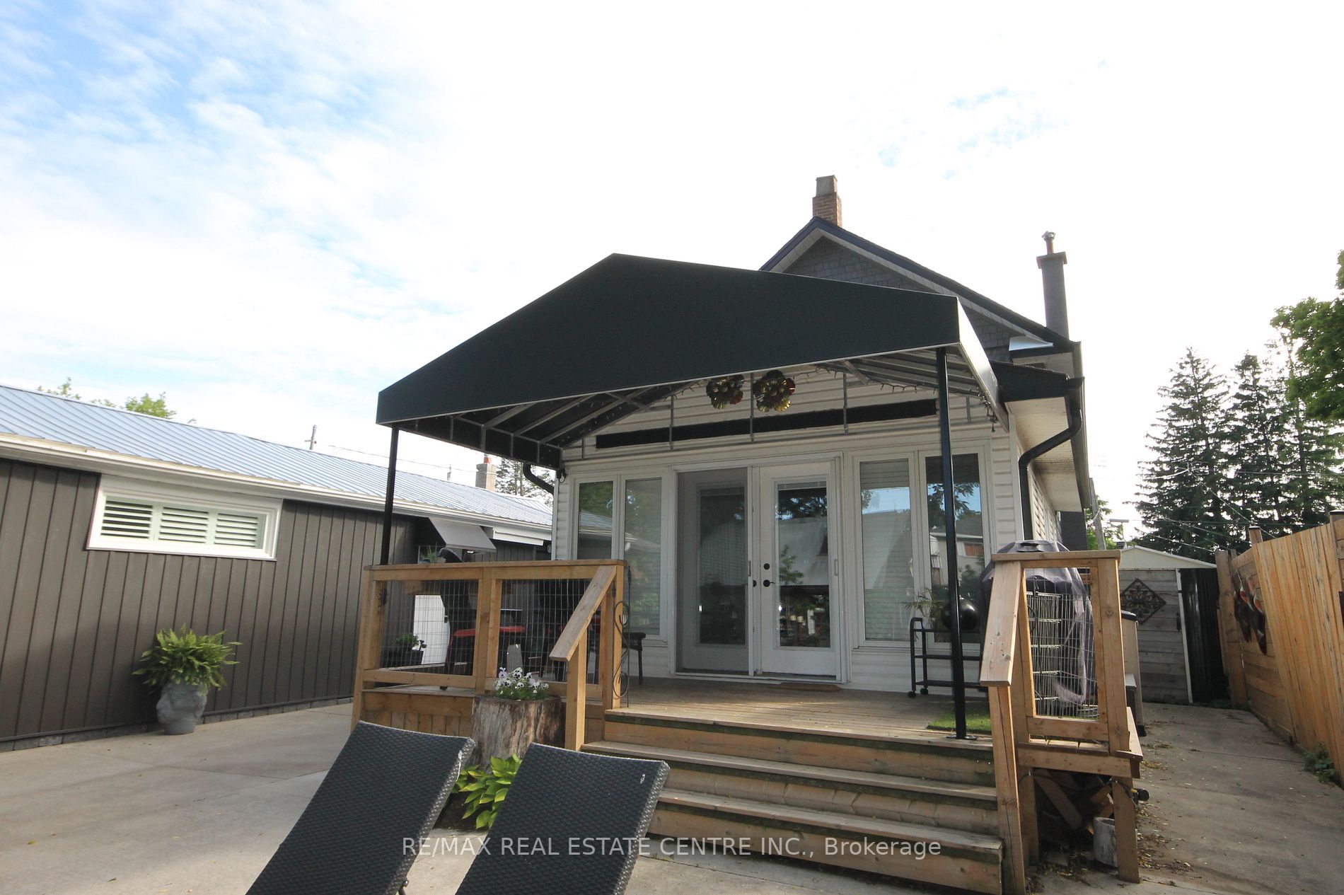 25 Victoria St