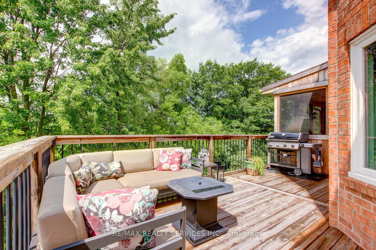 19 Burtree Dr