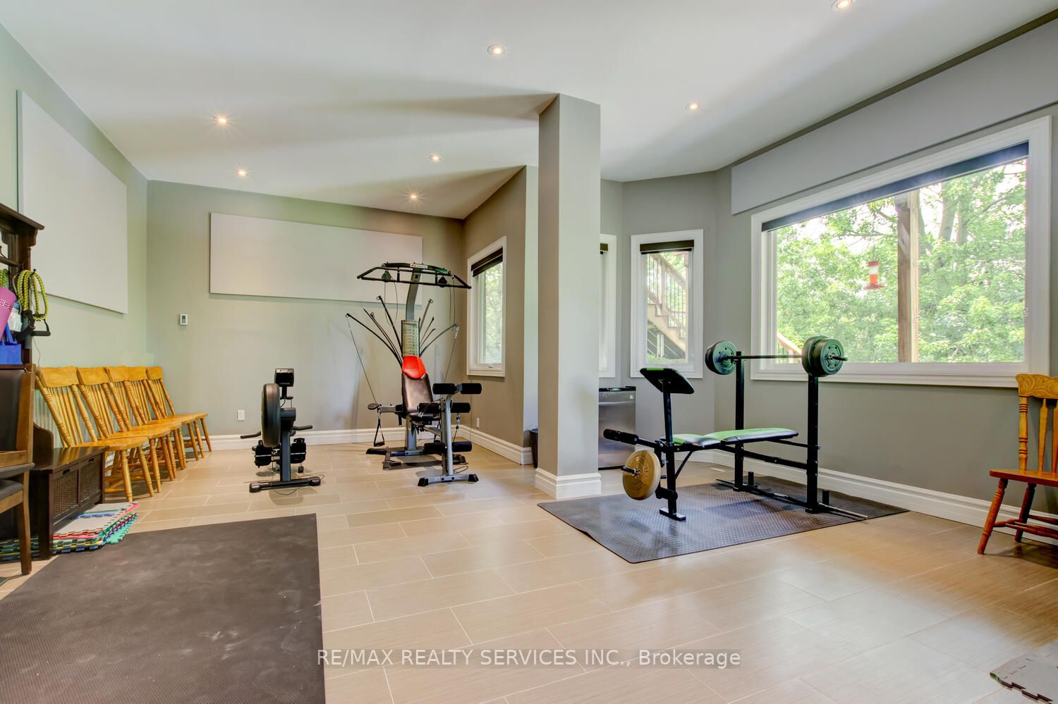 19 Burtree Dr