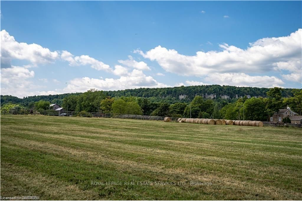 4197 Walkers Line, Burlington