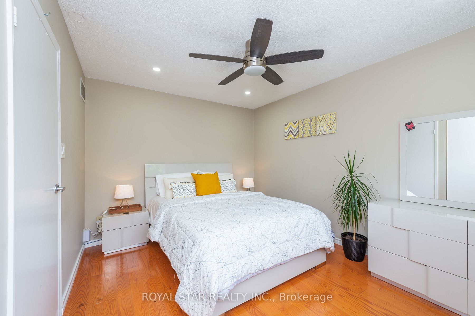 1 Nimrod Crescent