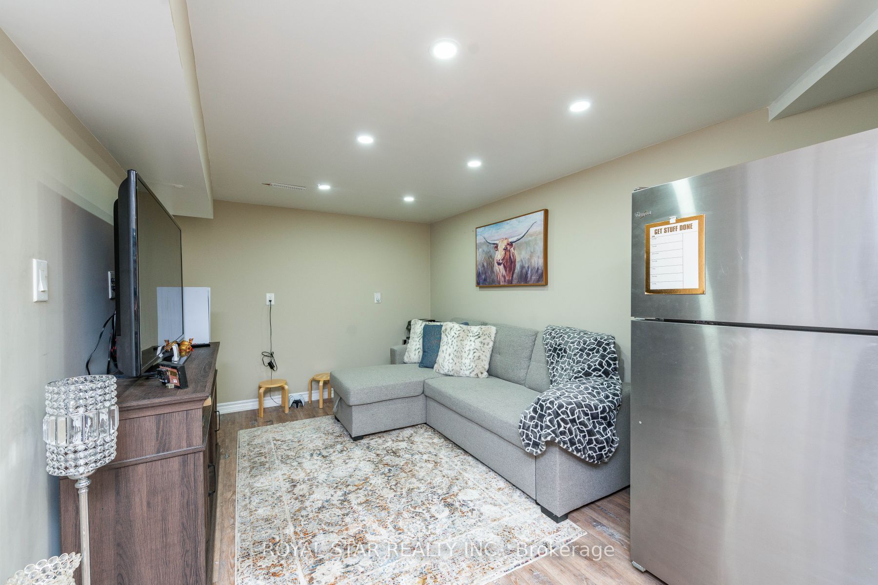 1 Nimrod Crescent