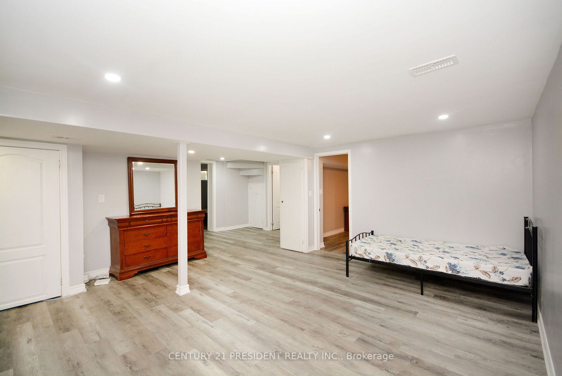 48 Evesham Crescent