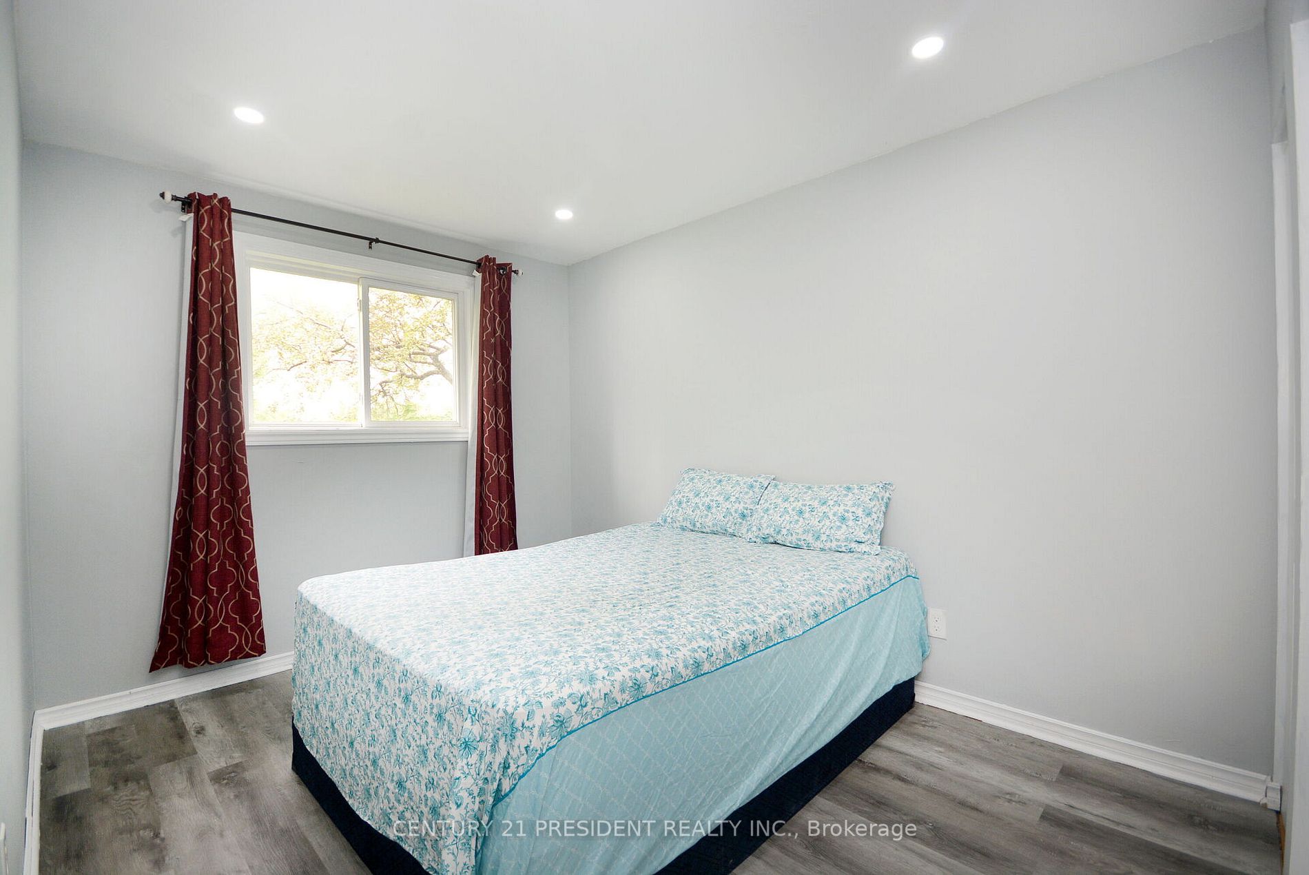 48 Evesham Crescent