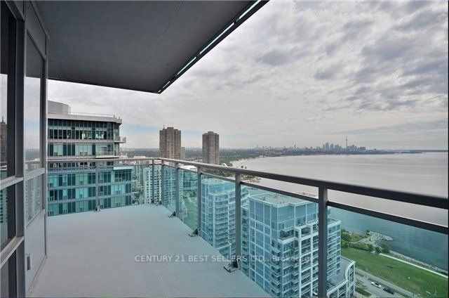 16 Brookers Lane, #2407