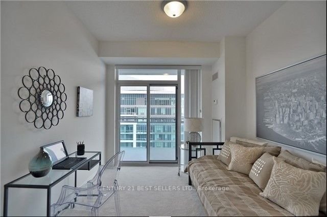 16 Brookers Lane, #2407