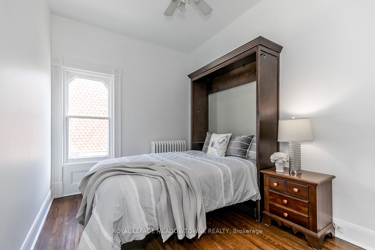 77 Main St S