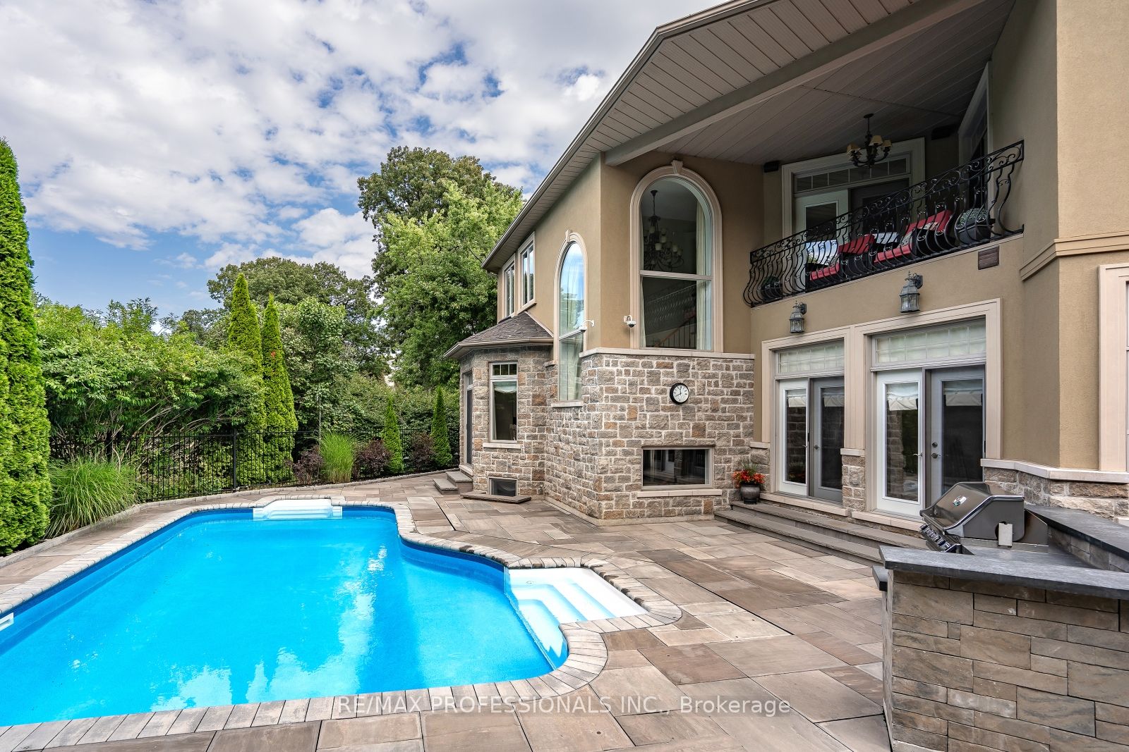 376 Meadow Wood Lane