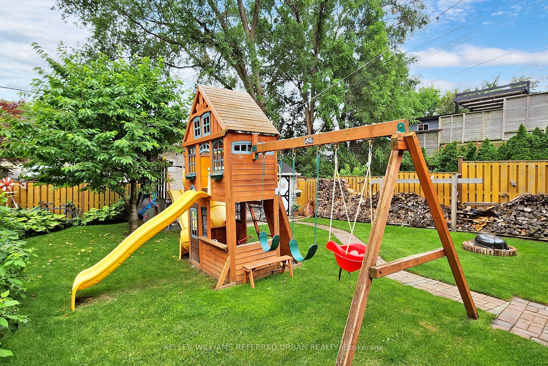 17 Harlton Cres