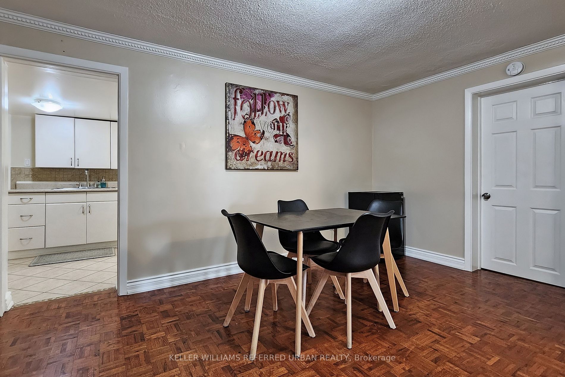 17 Harlton Cres