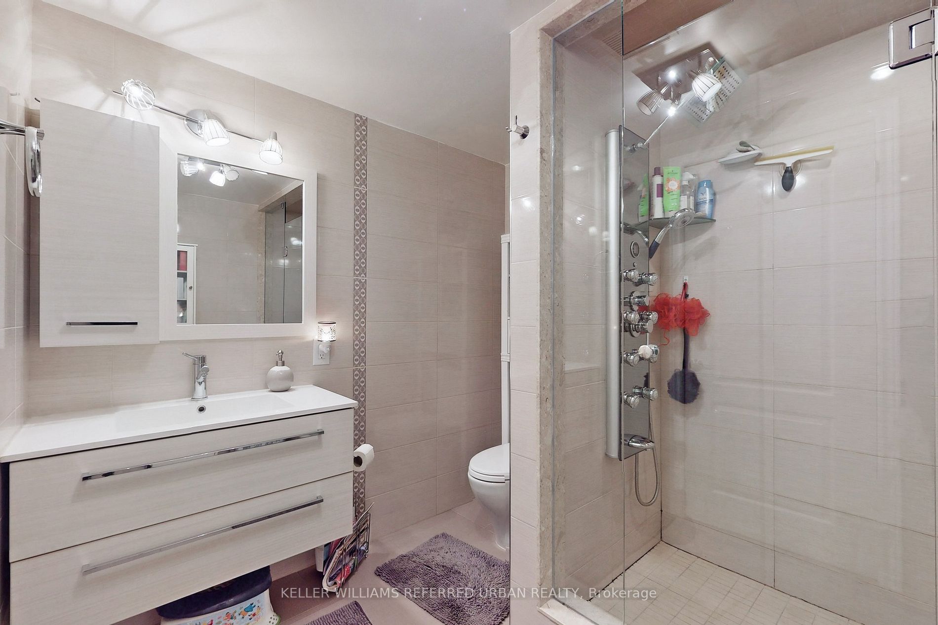 17 Harlton Cres