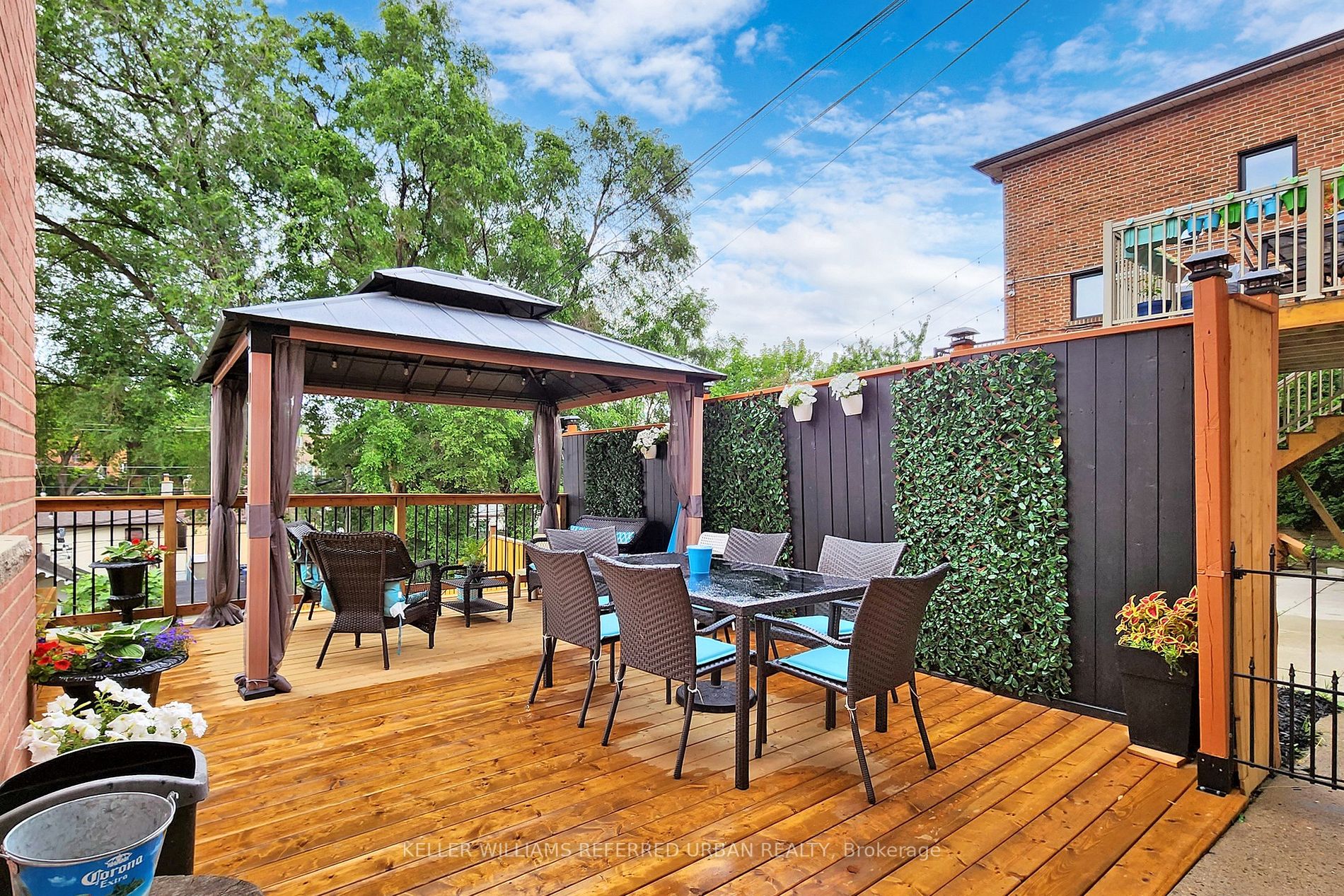 17 Harlton Cres
