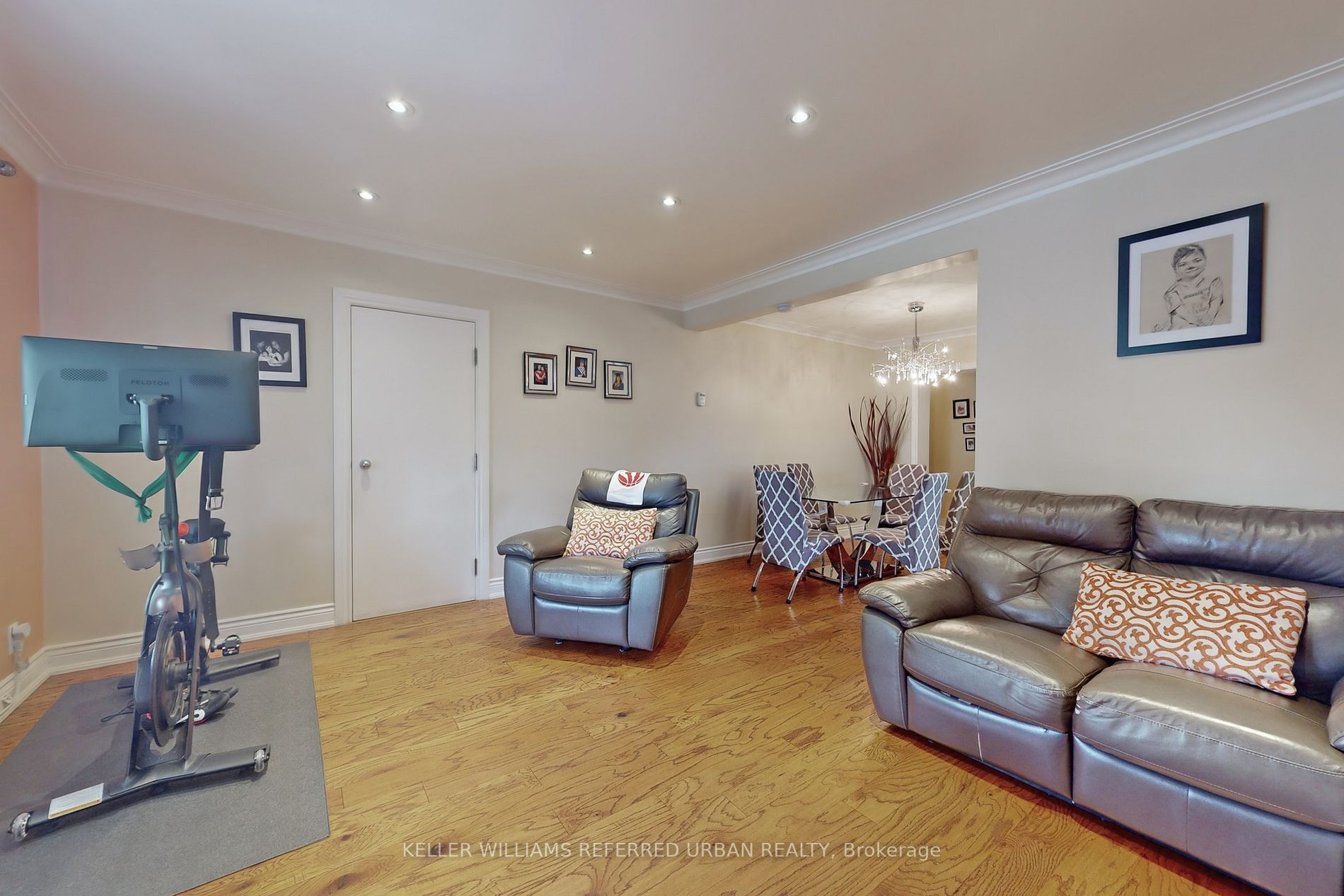 17 Harlton Cres