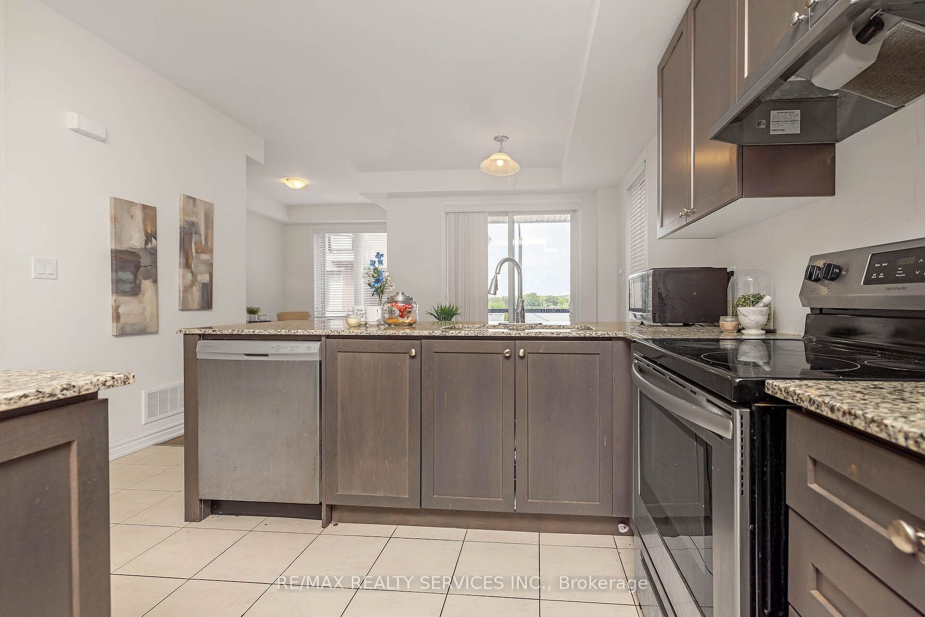292 Lagerfeld Dr, #30