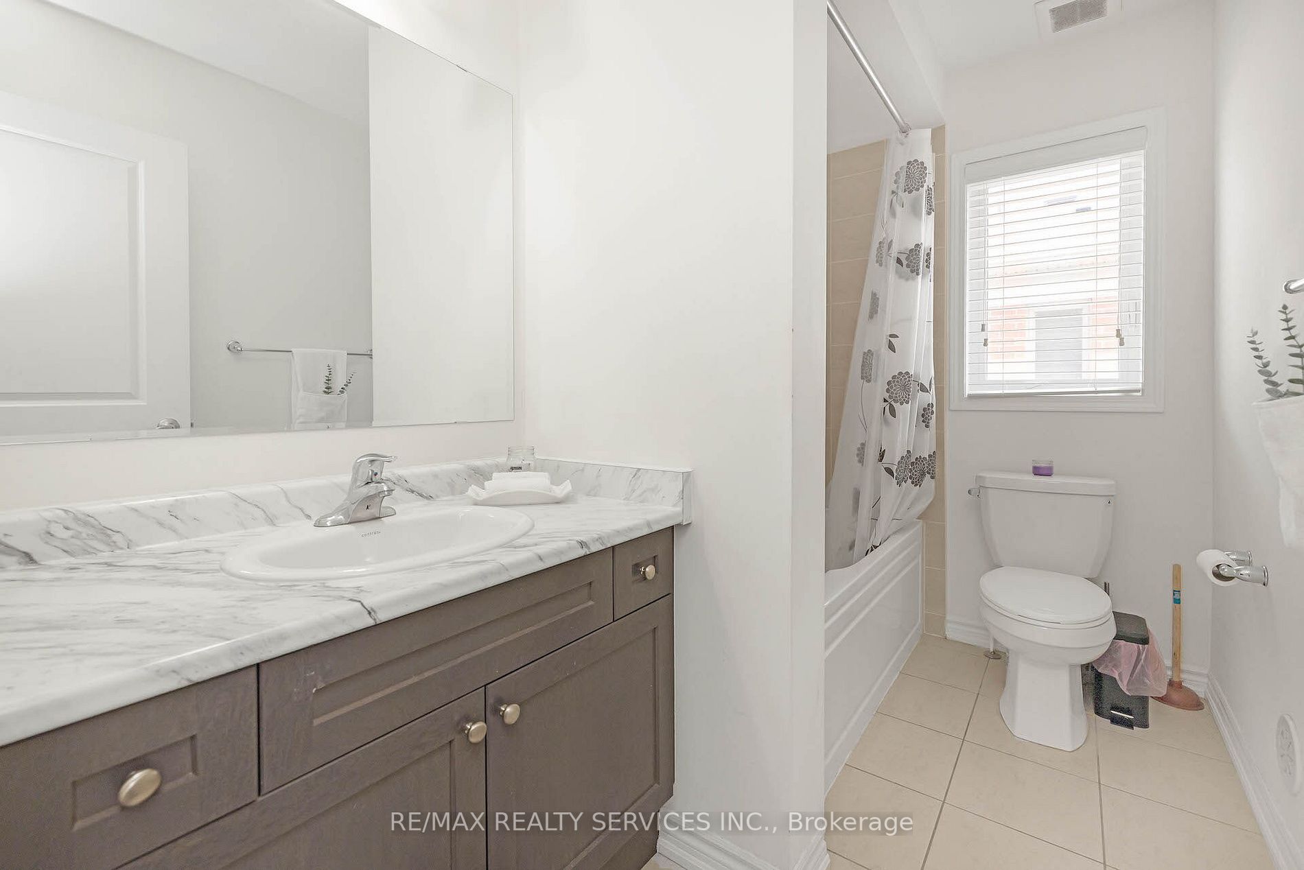 292 Lagerfeld Dr, #30