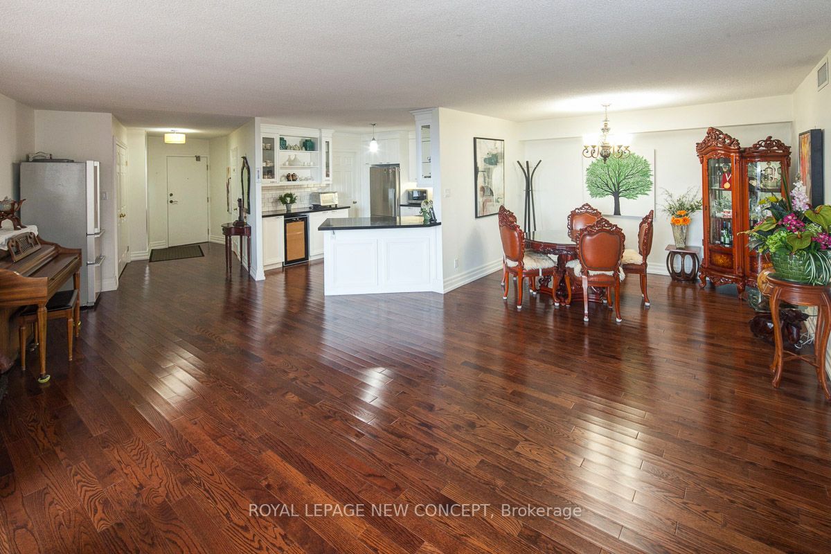1240 Marlborough Crt, #1001