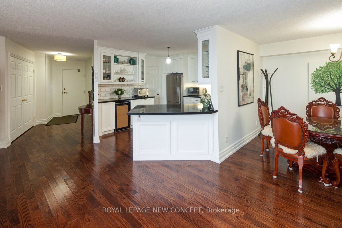 1240 Marlborough Crt, #1001