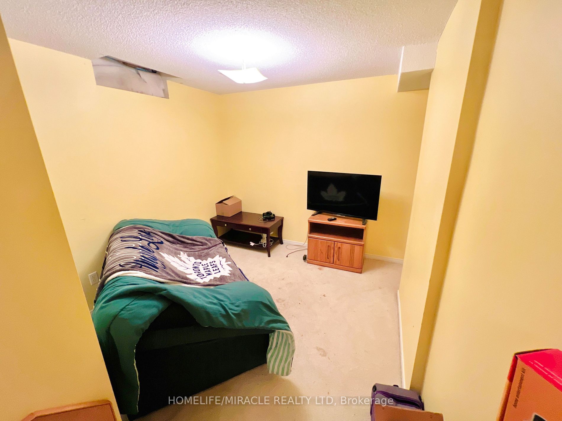 246 Howard Crescent