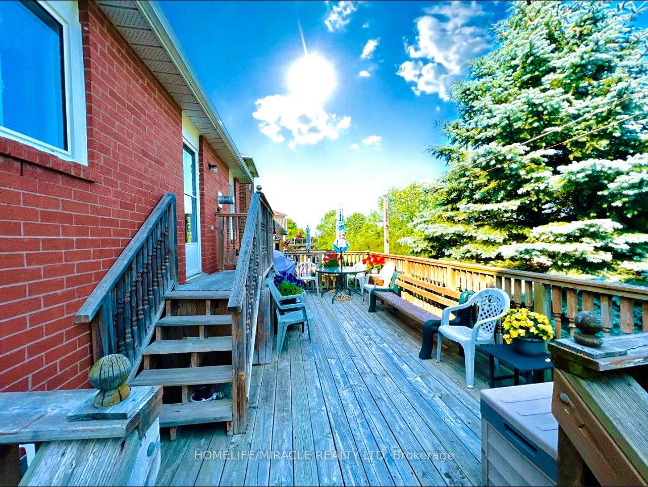 246 Howard Crescent