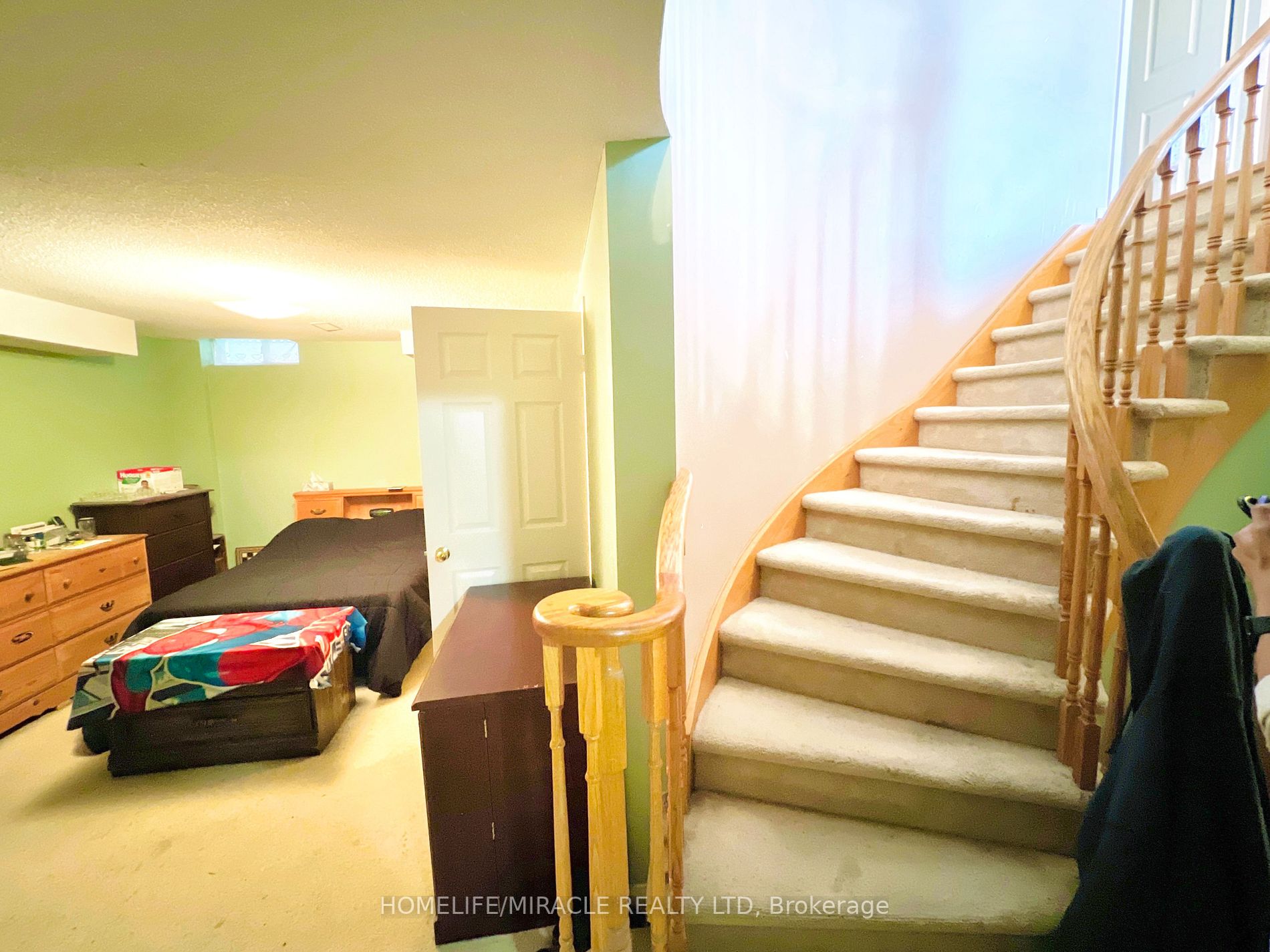 246 Howard Crescent