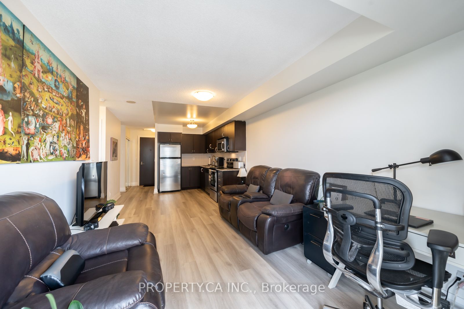 1 De Boers Drive, #604