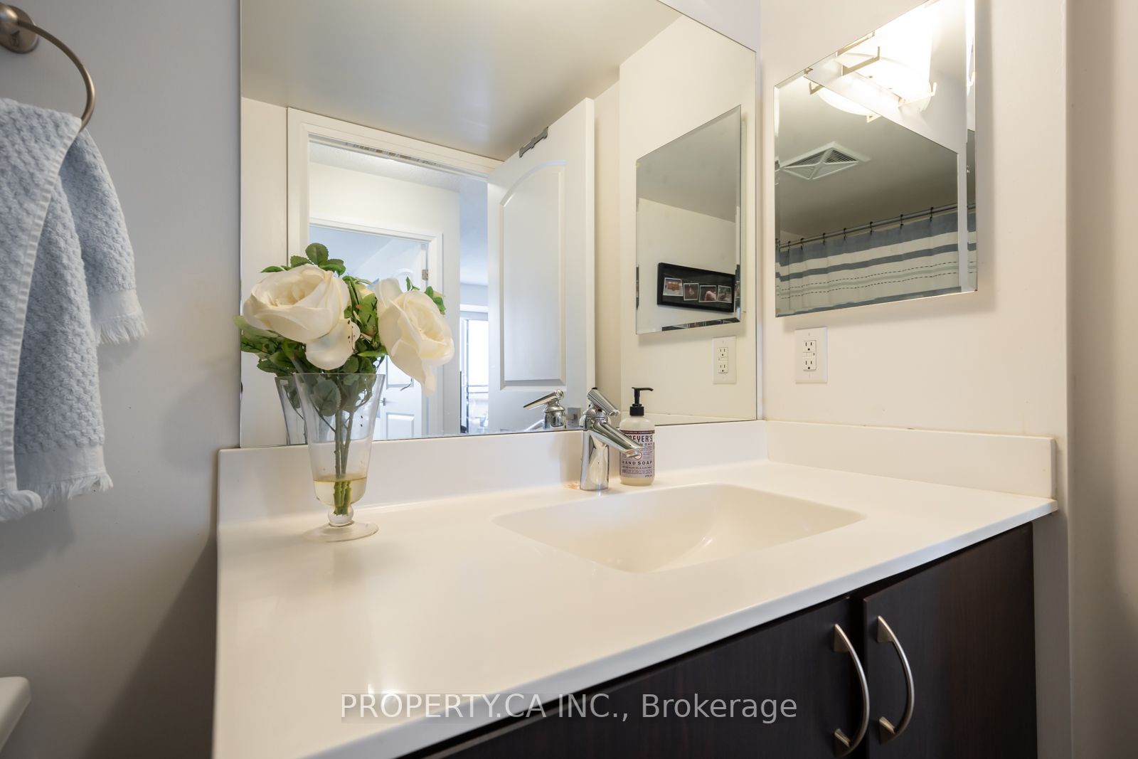 1 De Boers Drive, #604