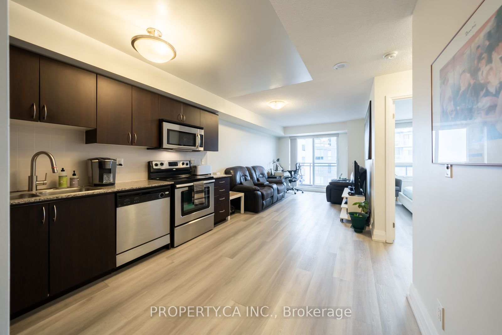 1 De Boers Drive, #604