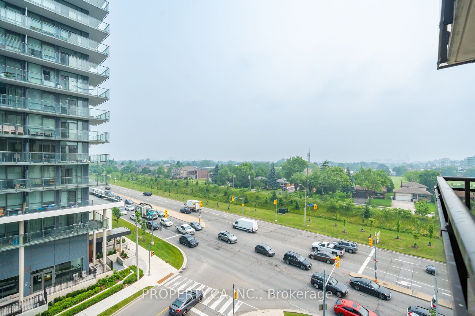 1 De Boers Drive, #604