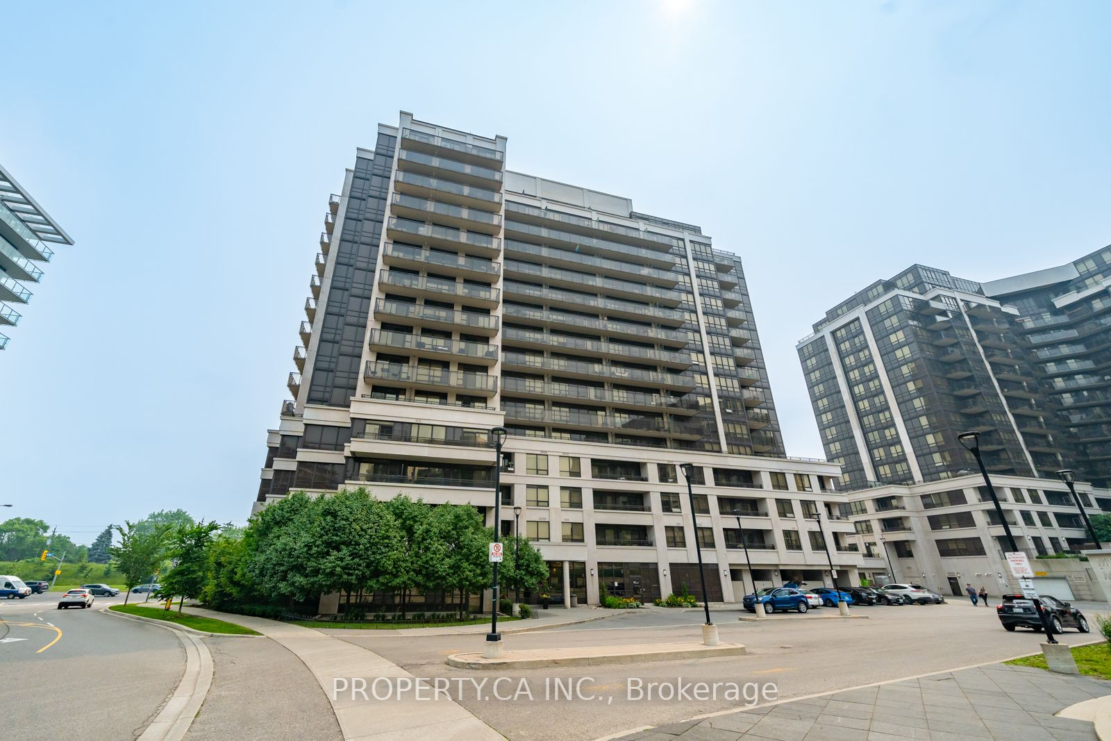 1 De Boers Drive, #604