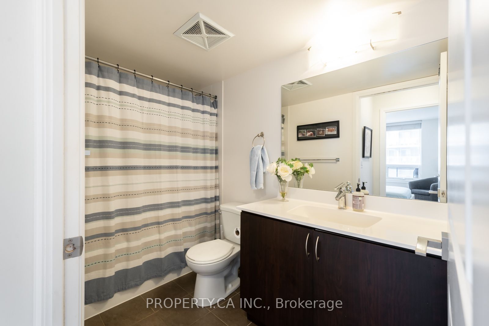 1 De Boers Drive, #604