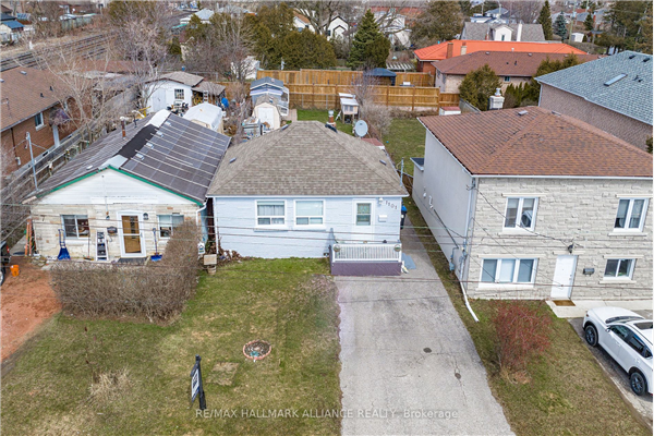 1101 Westmount Ave, Mississauga