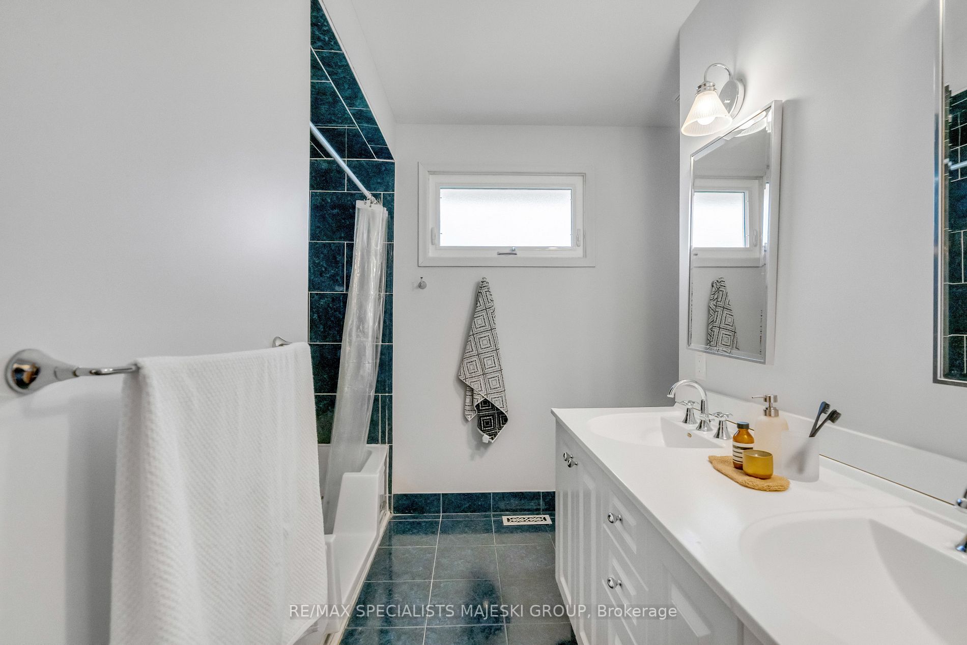 65 Harrop Avenue