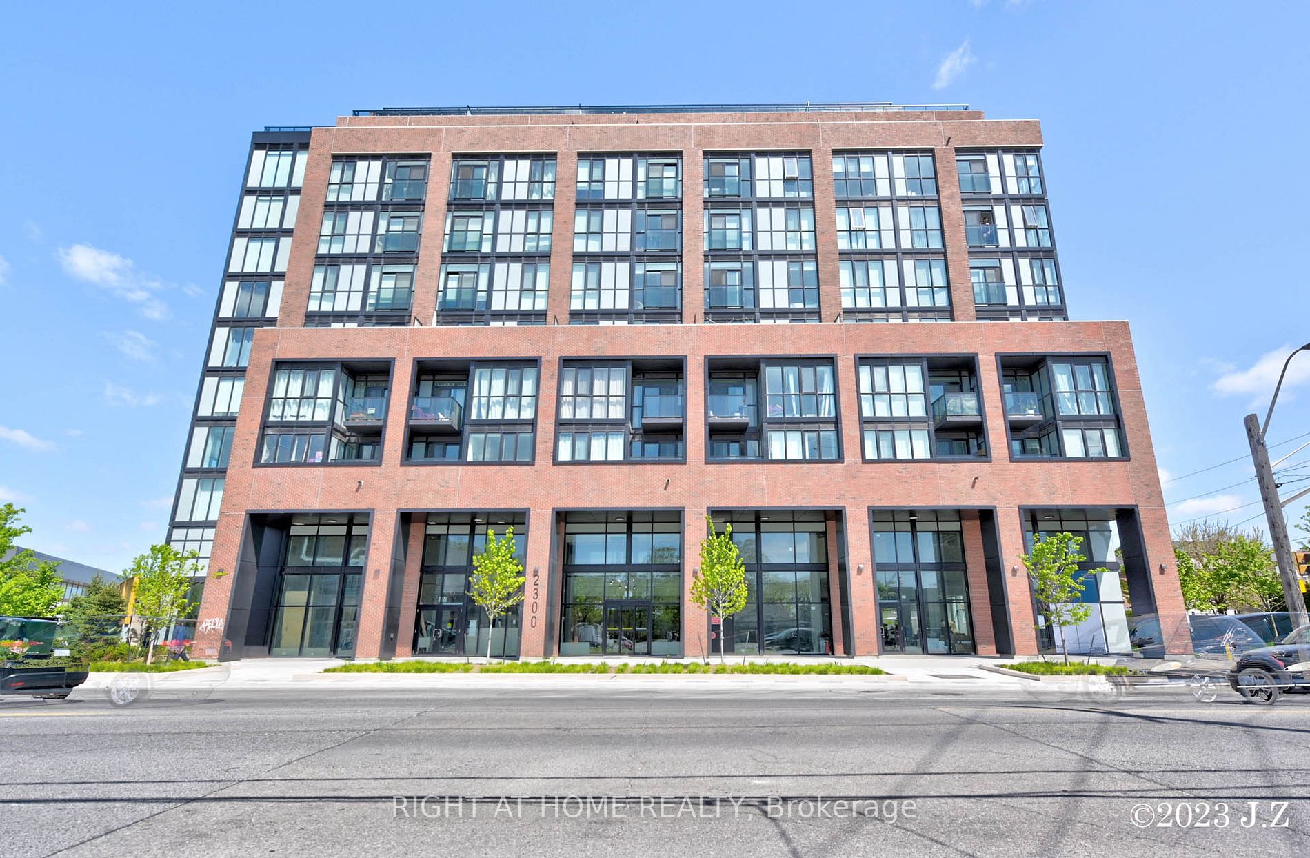2300 St. Clair Ave W, #409