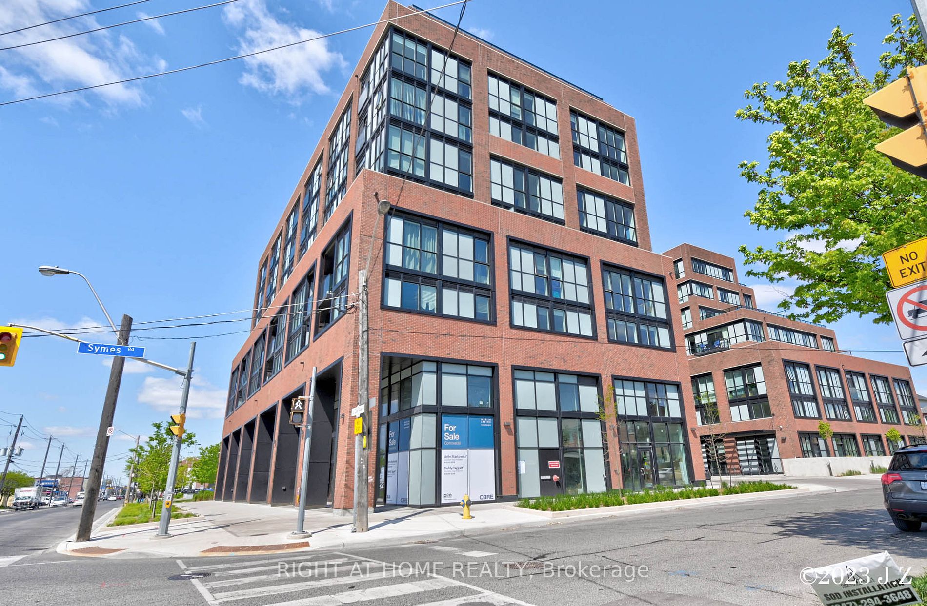 2300 St. Clair Ave W, #409