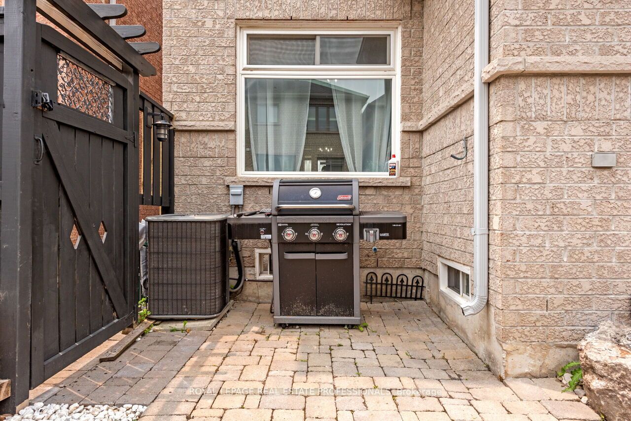 29 Woodcote Crescent