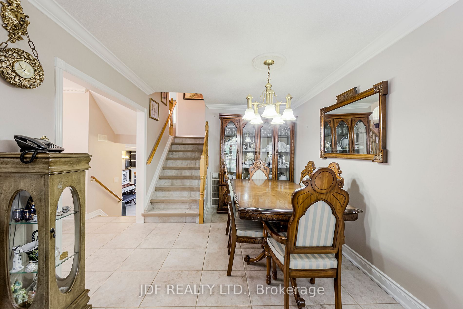 31 Demaris Ave