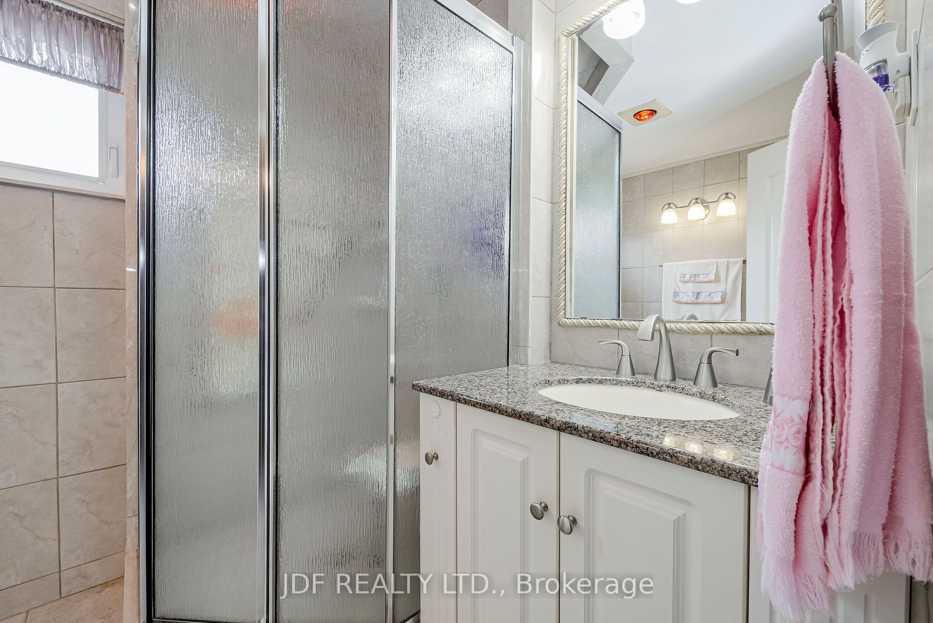 31 Demaris Ave