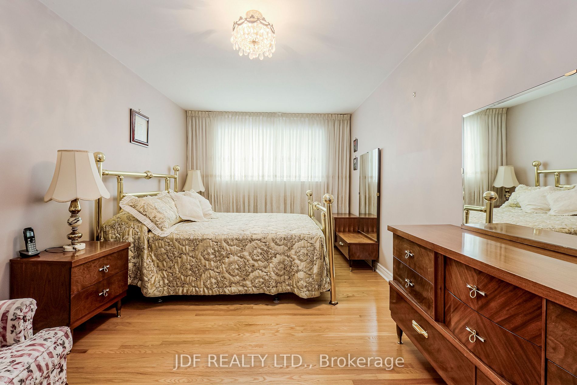 31 Demaris Ave
