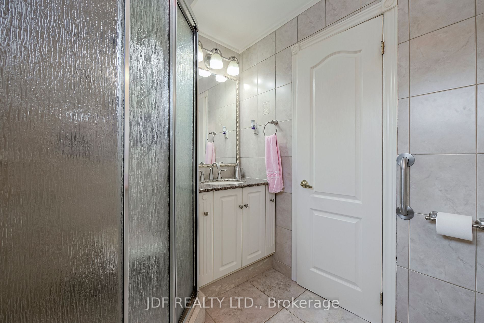 31 Demaris Ave