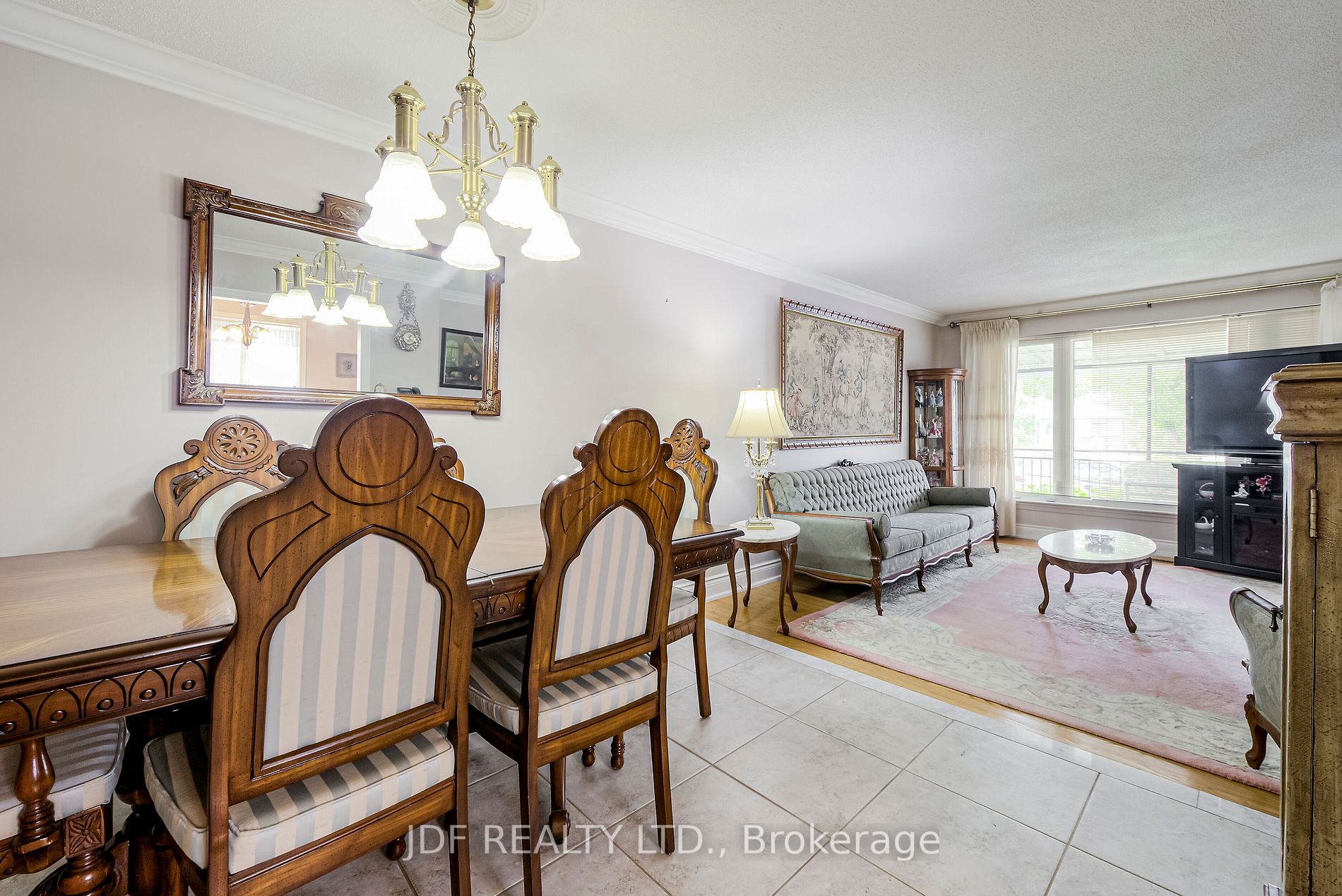 31 Demaris Ave