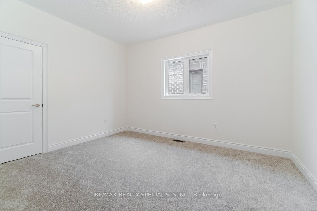 46 Dotchson Ave