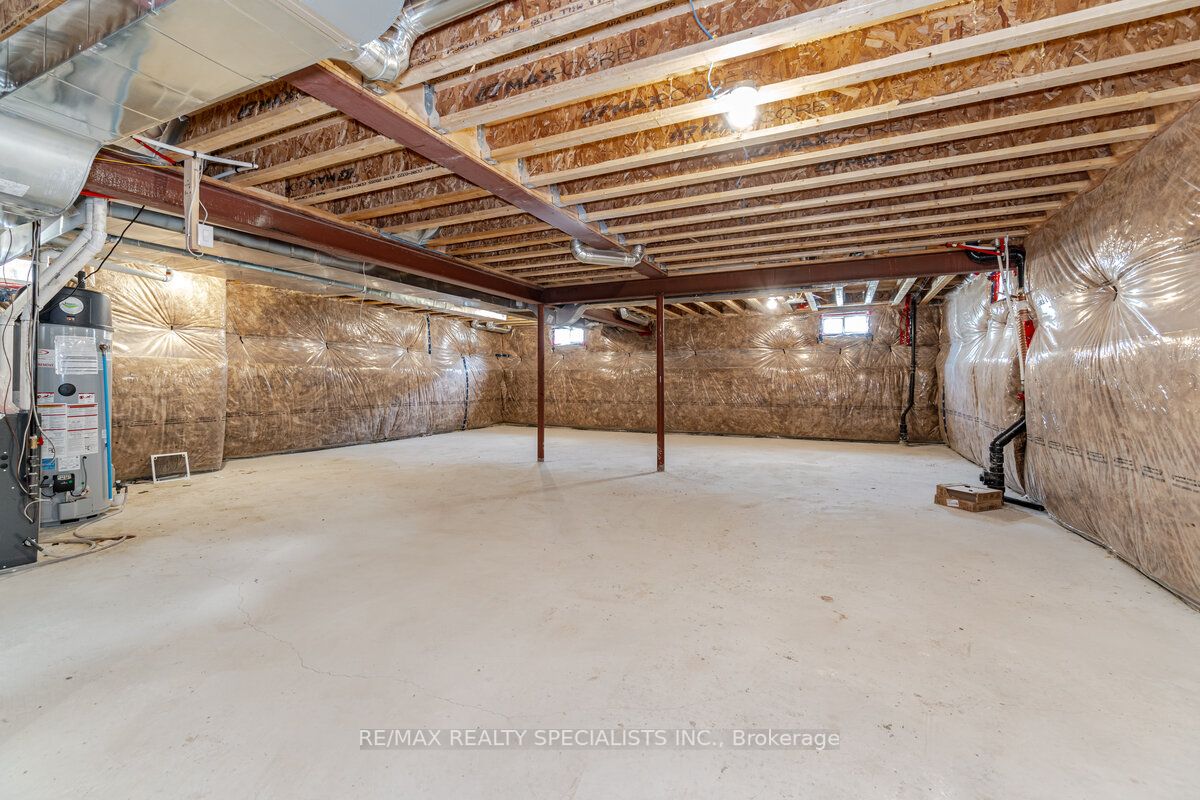 46 Dotchson Ave