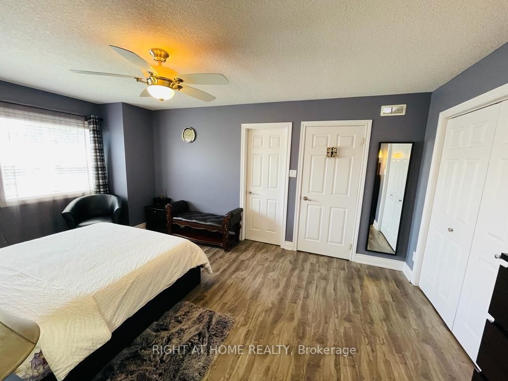 271 Thompson Rd