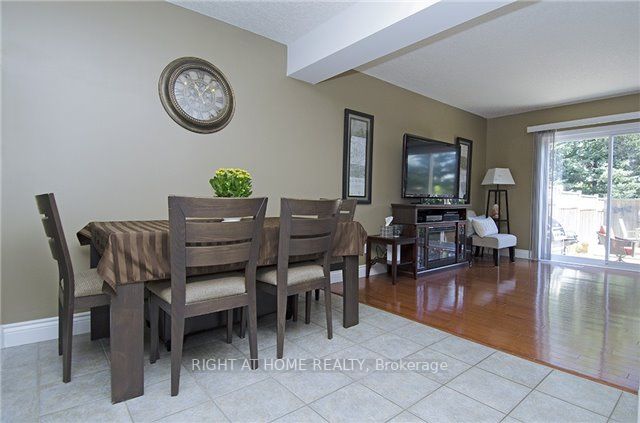 271 Thompson Rd