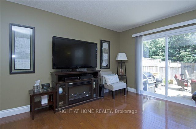 271 Thompson Rd