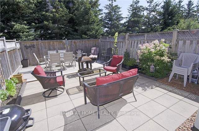 271 Thompson Rd