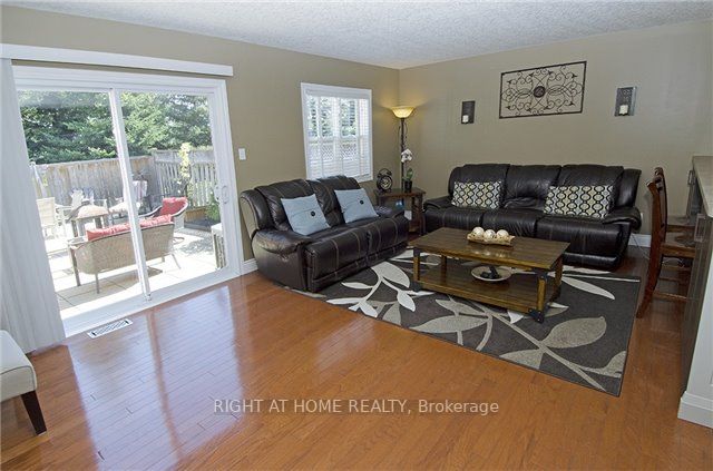 271 Thompson Rd