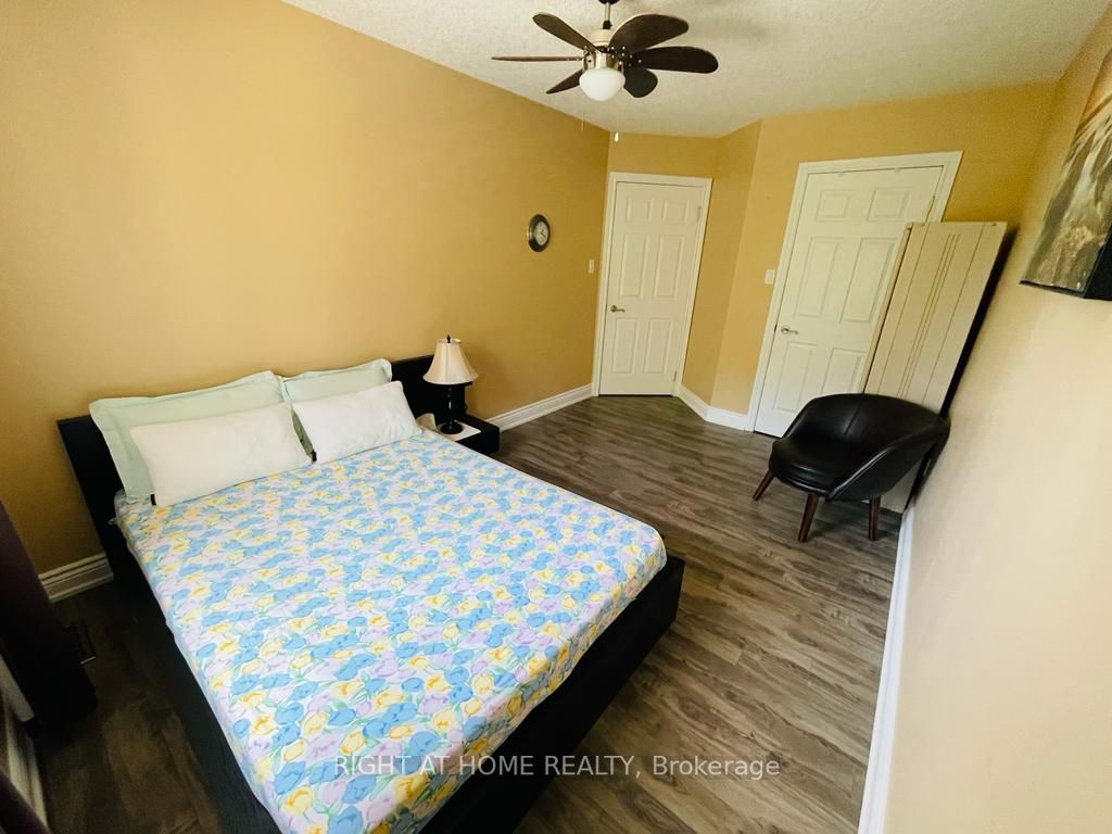 271 Thompson Rd