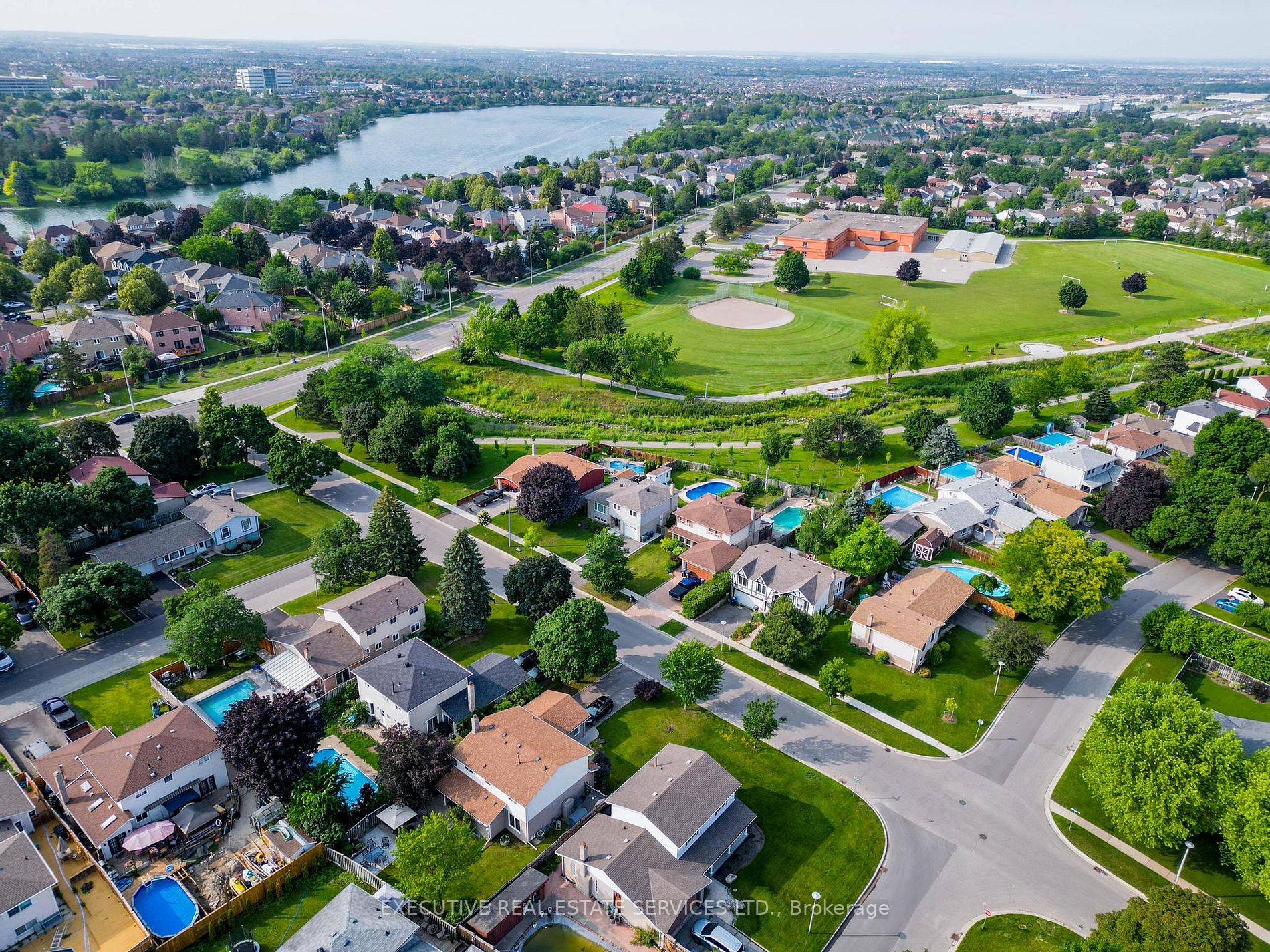 45 Jasper Cres